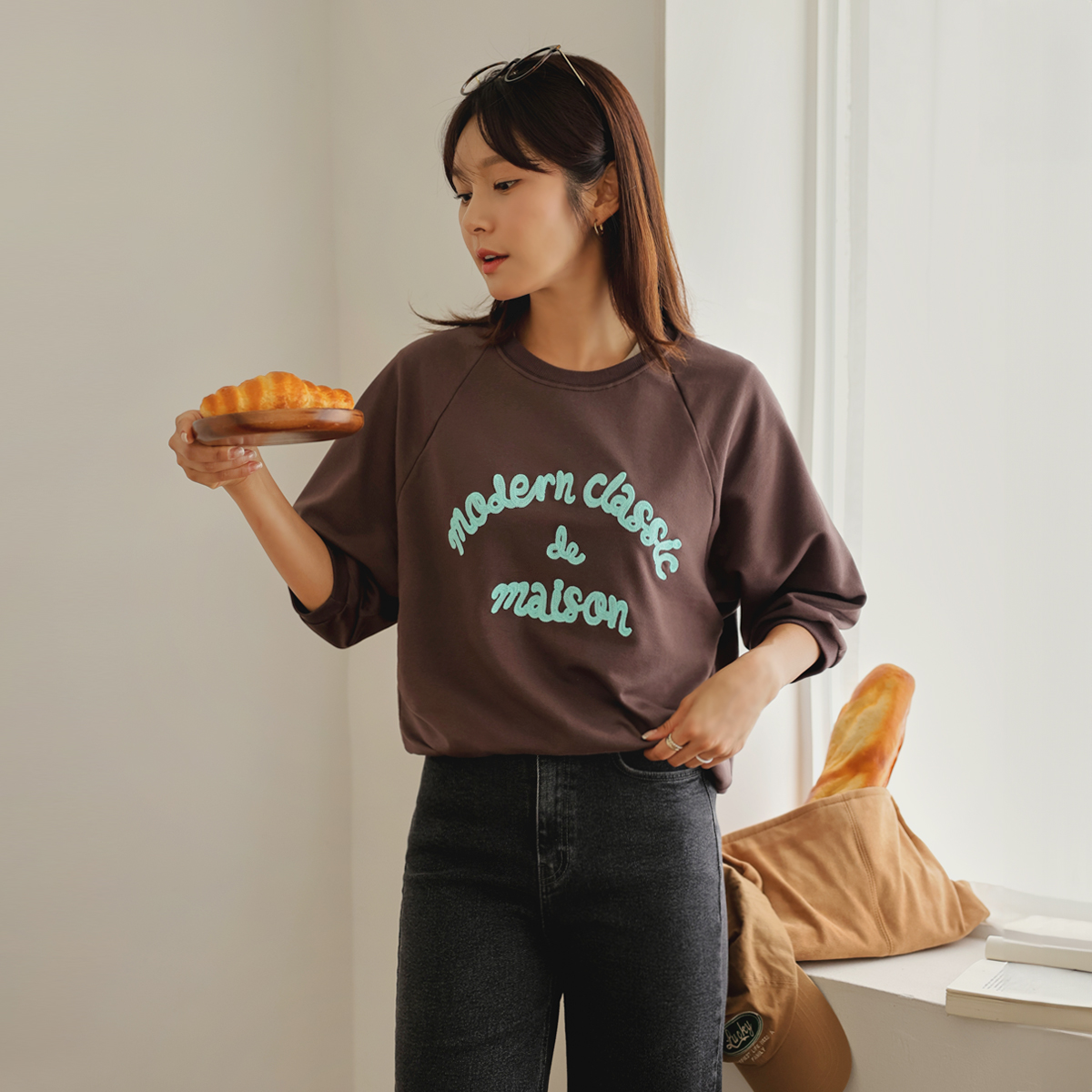 <b>[Limited Quantity SALE]</b> Modern Classic Font Sweatshirt