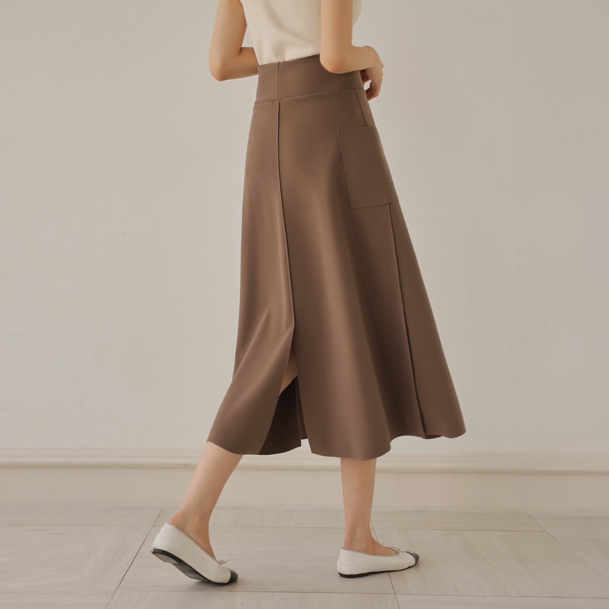 <b>[Made]</b> Life-changing item, a long slit skirt