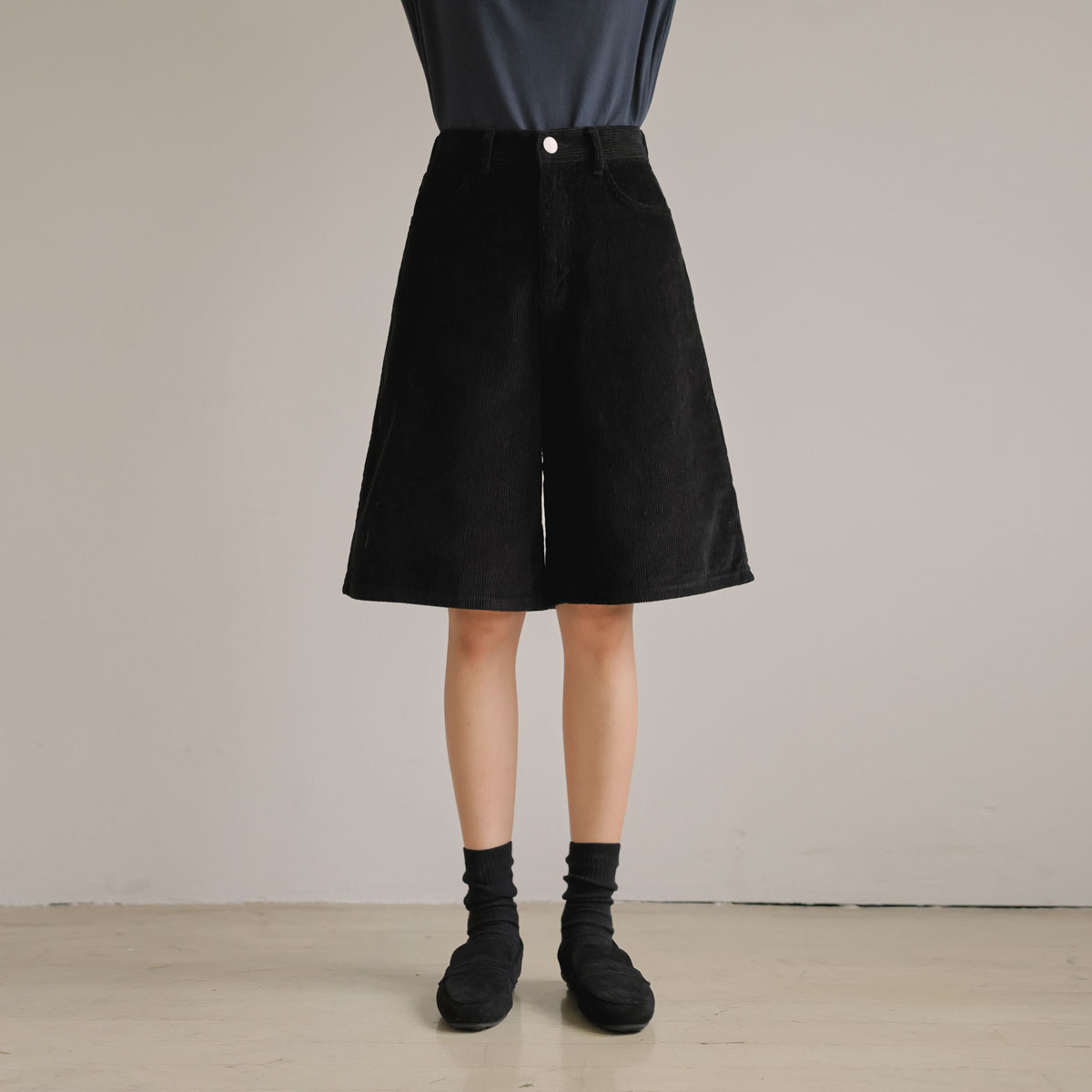 <b>[Limited Quantity SALE]</b> Signature Corduroy Bermuda Pants