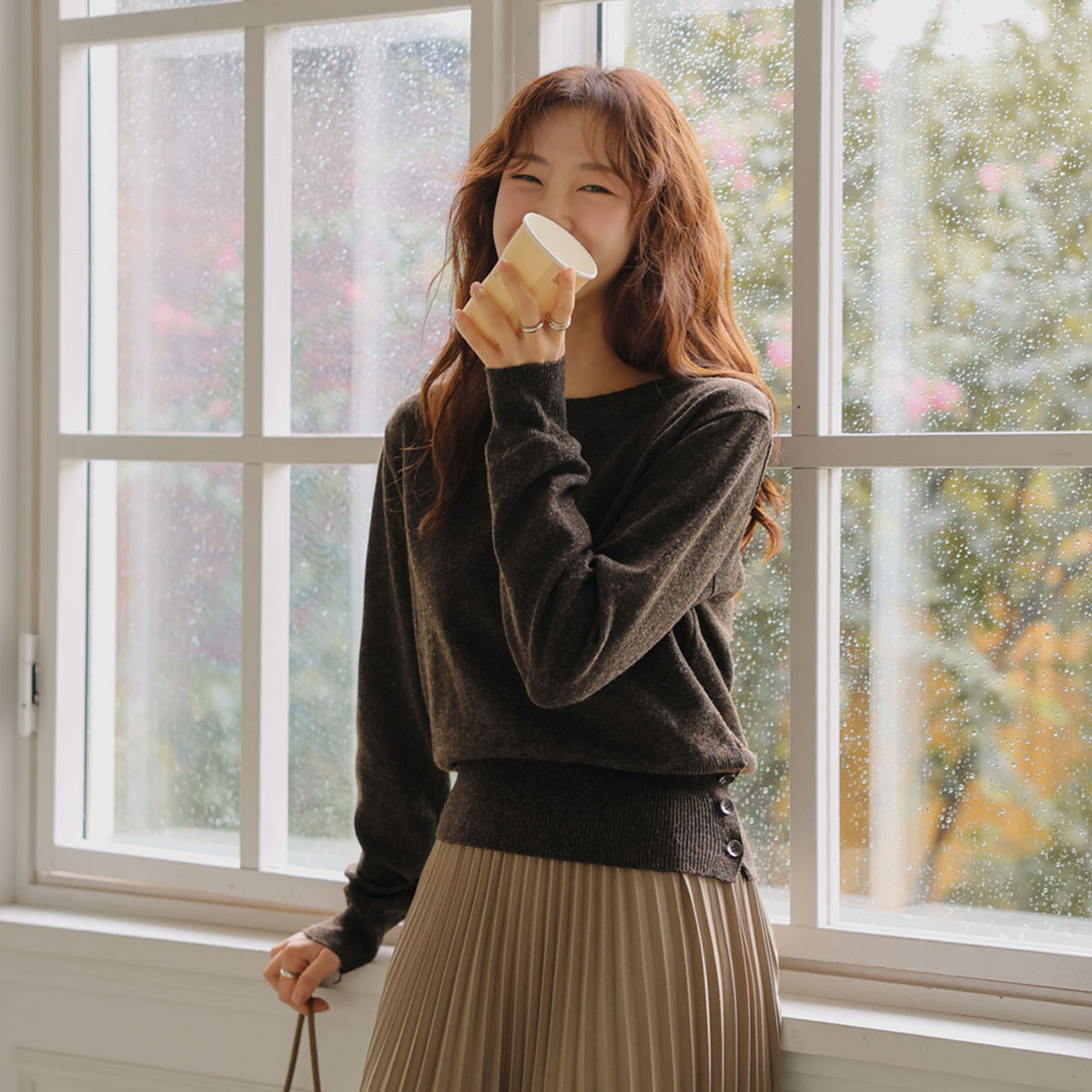 <b>[Limited Quantity SALE]</b> Scarf Button Lip Neck Knit