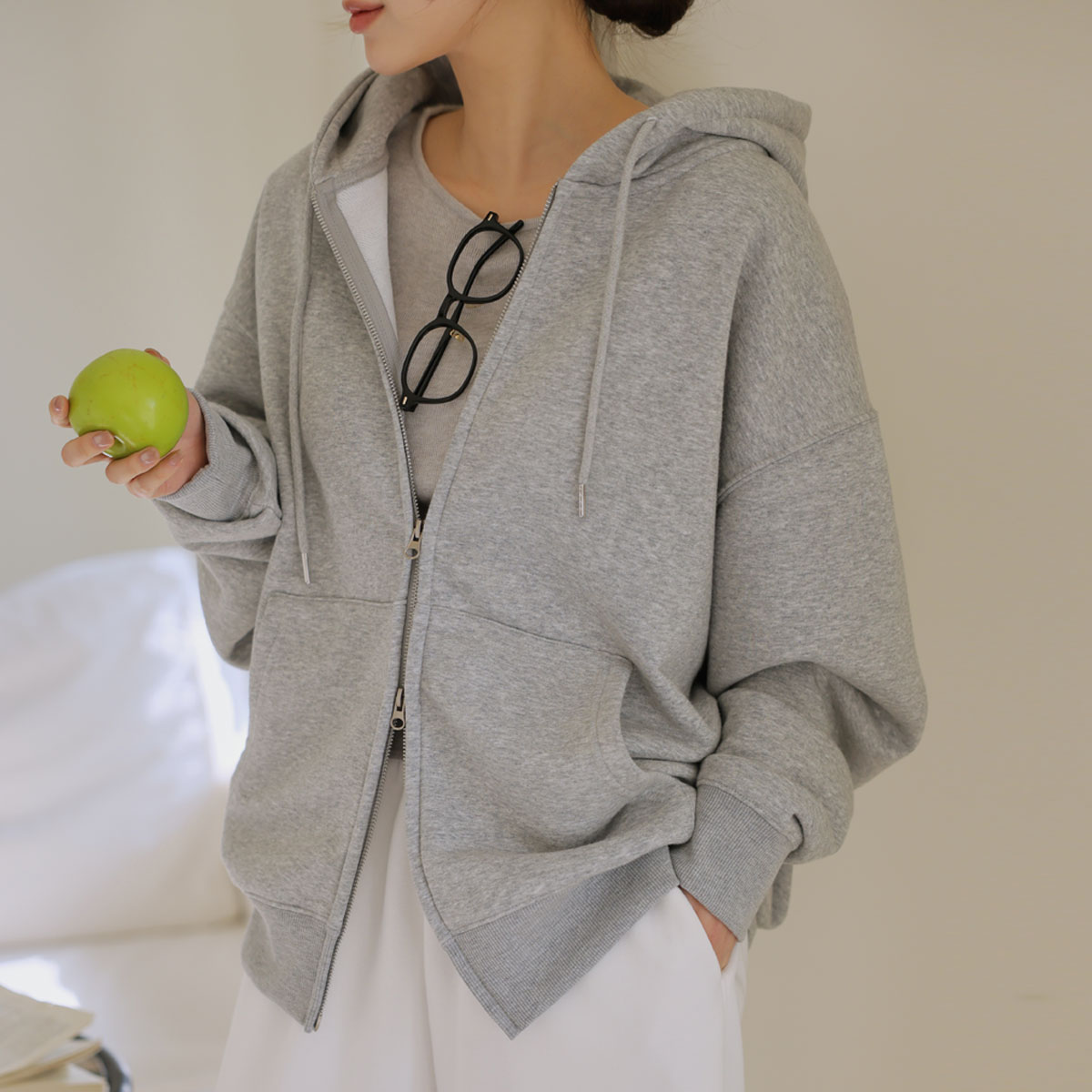 4size compact zip up hoodies