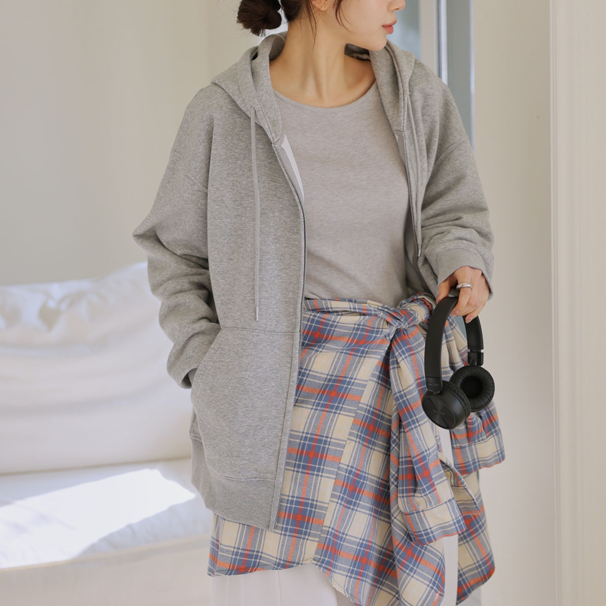 4size compact zip up hoodies