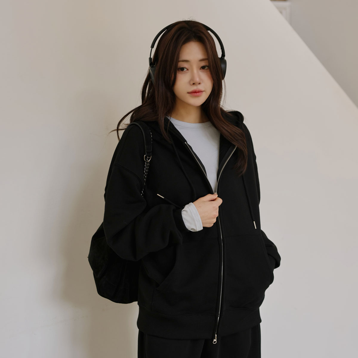 4size compact zip up hoodies