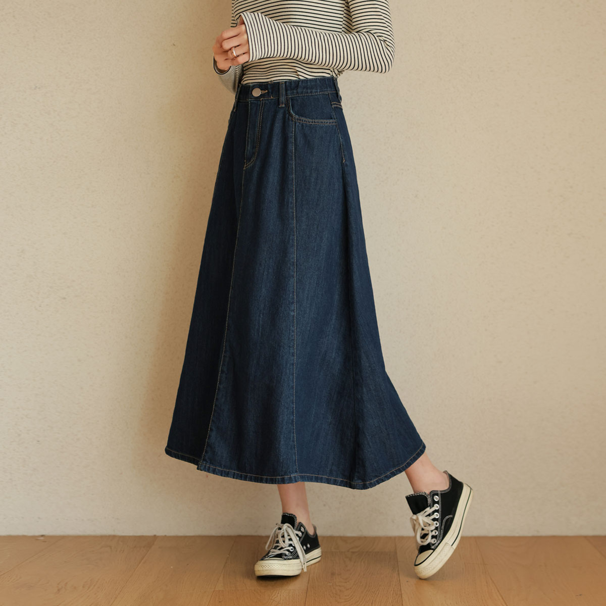 Cotton cut flare denim skirt