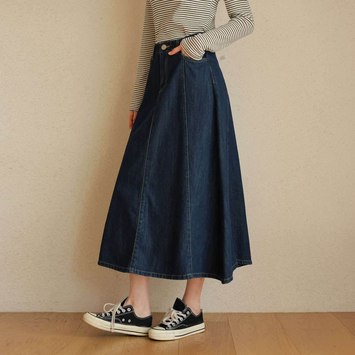Cotton cut flare denim skirt