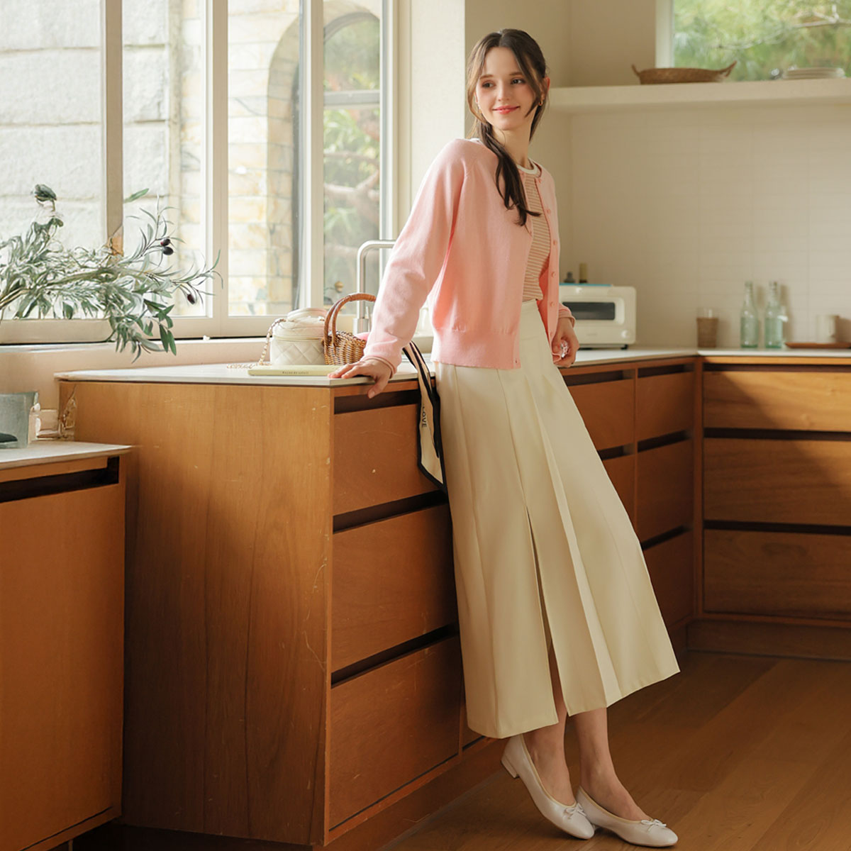 D-ring belt pleated skirt