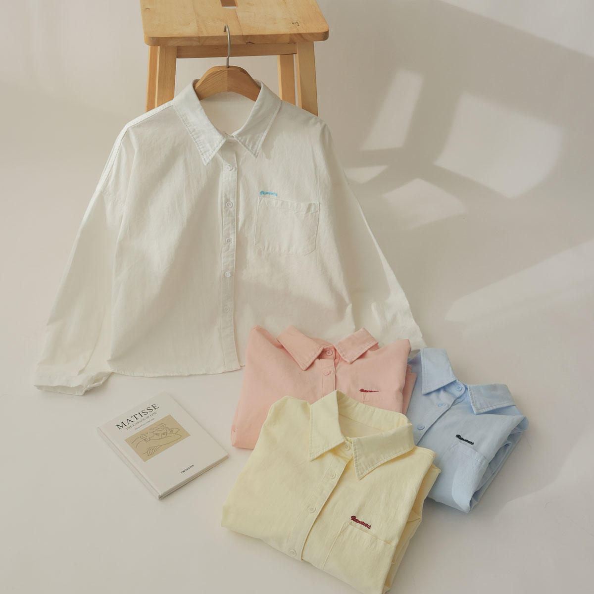 Font embroidered cotton crop shirt