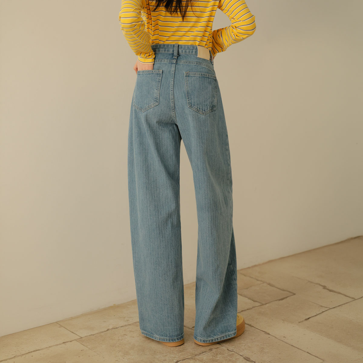 Curved Line Stripe Wide Denim Pants
