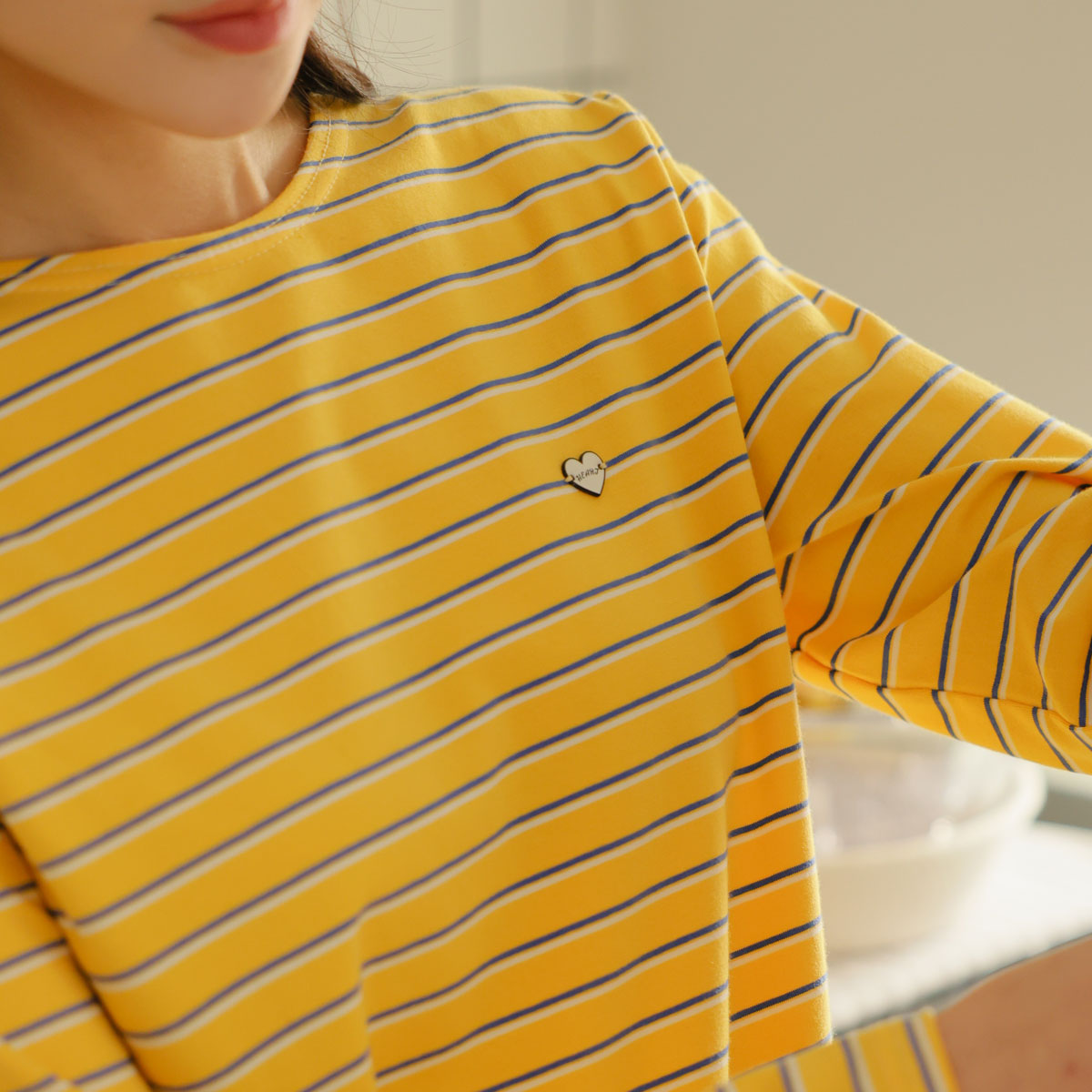 Heart pendant single-breasted t-shirt