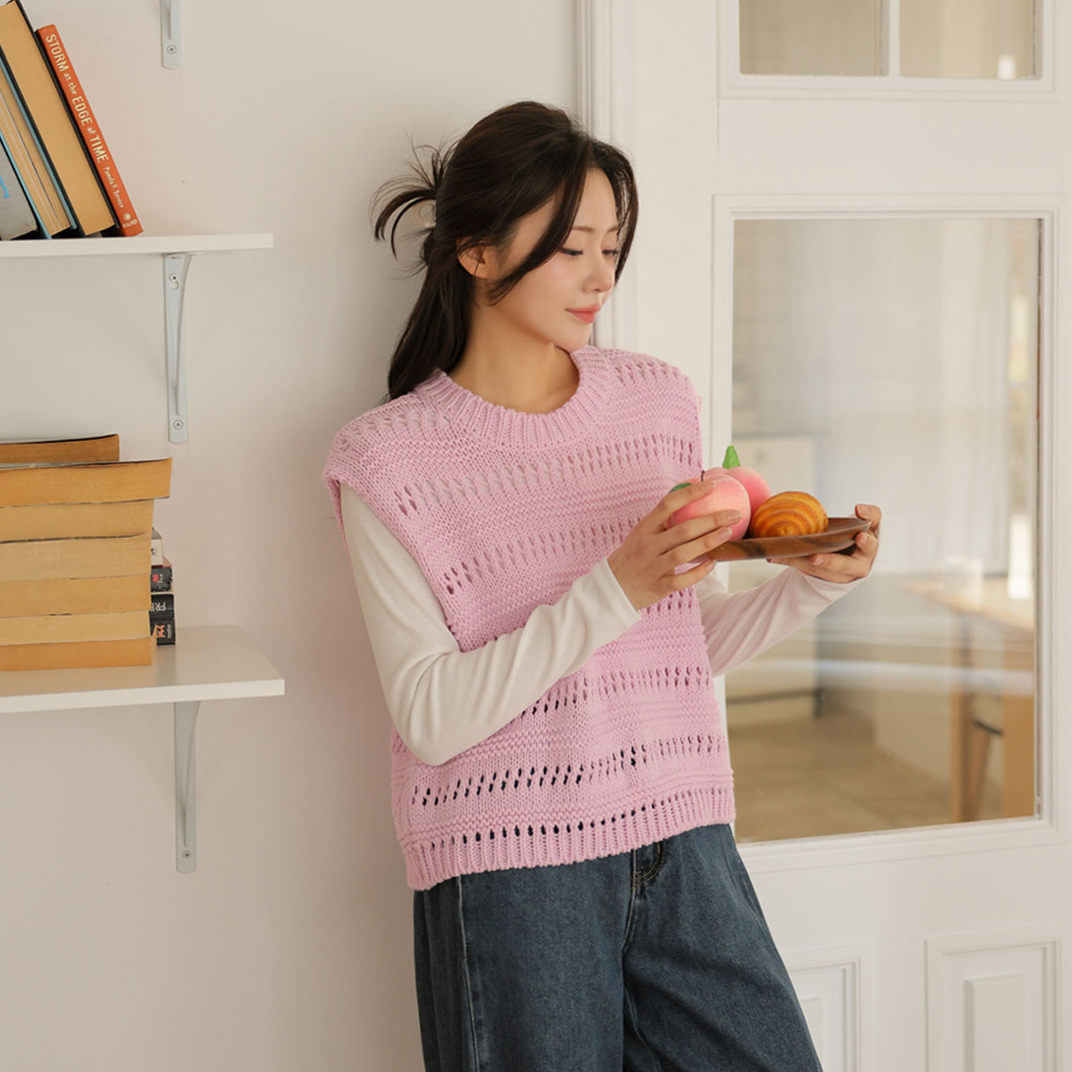 Skashi round knit vest