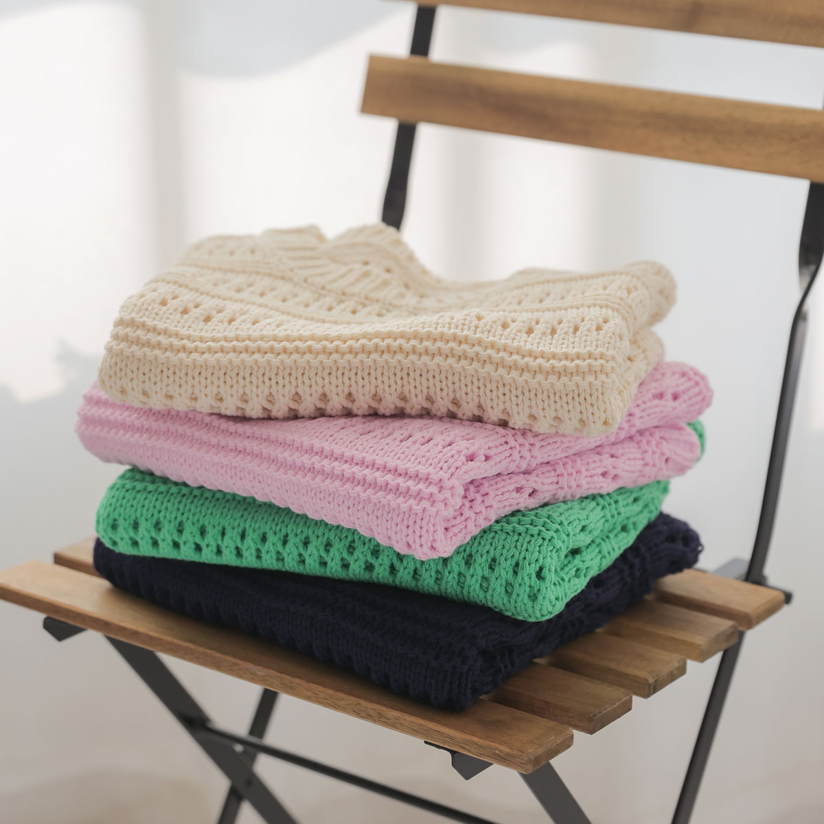 Skashi round knit vest