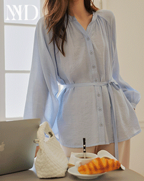 <b>[Made]</b> Silky Flowy Blouse