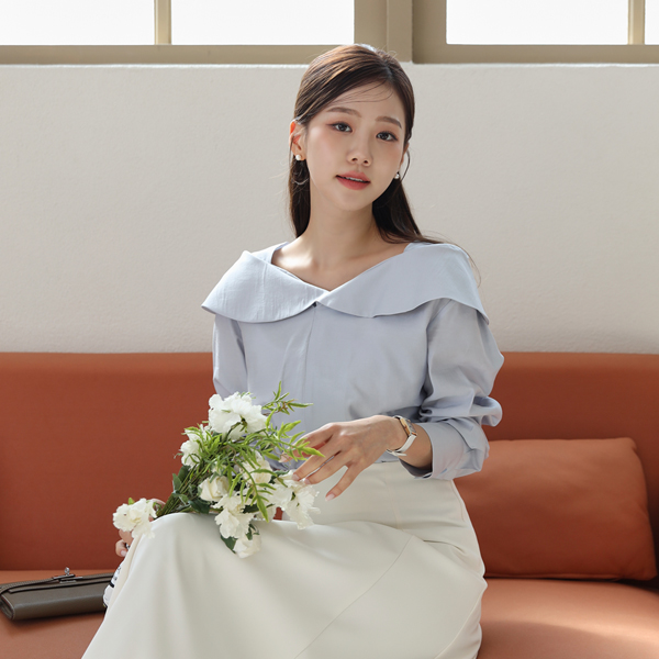 <b>[Limited Quantity SALE]</b> Hepburn Satin Collared Blouse