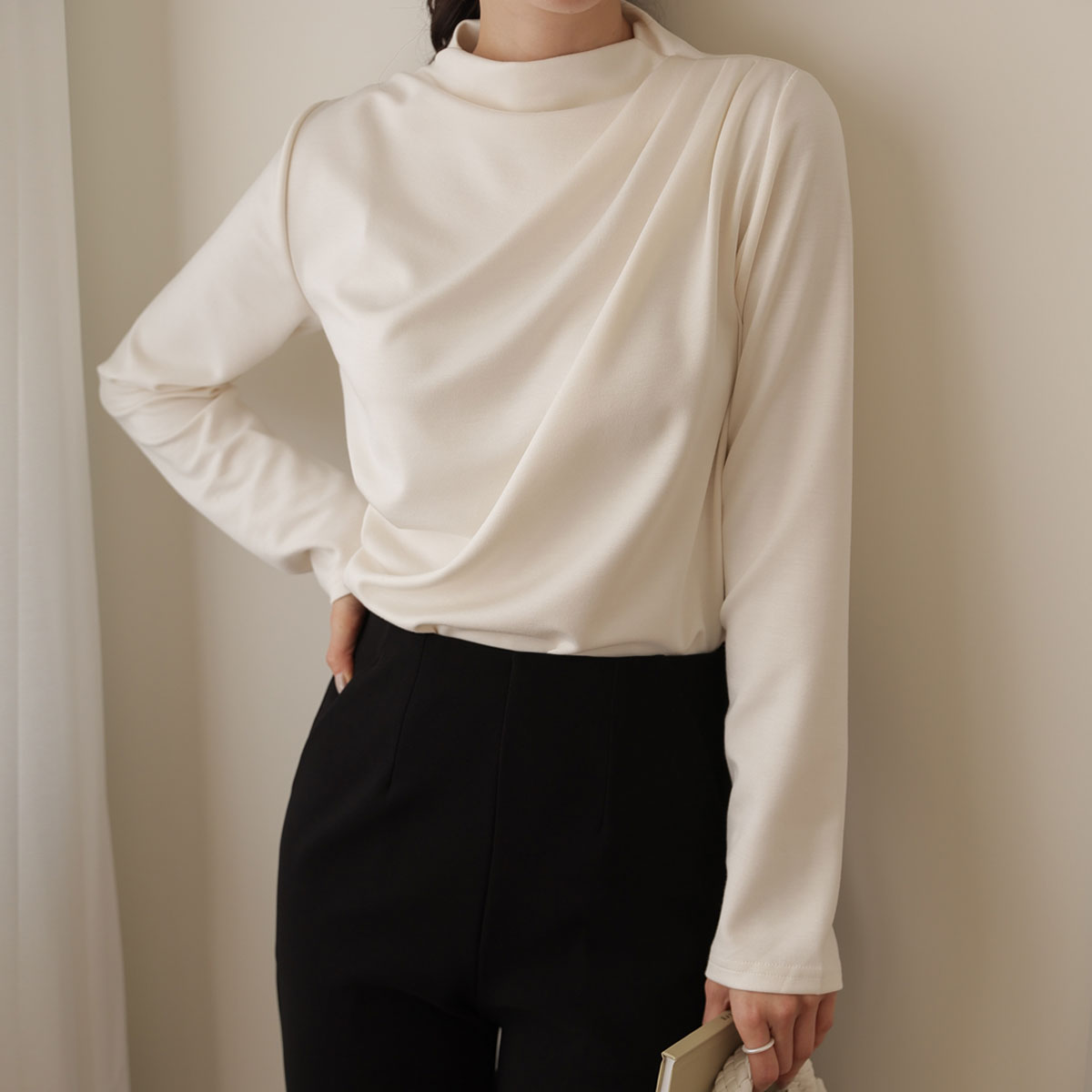 <b>[Limited Quantity SALE]</b> <b>[Made]</b> primium Roaming Pintuck Shirring Blouse Tee