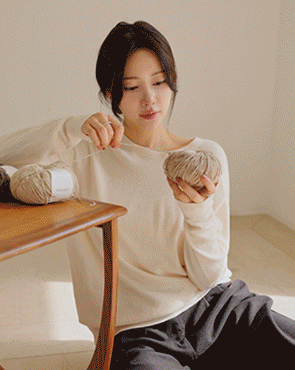 <b>[Limited Quantity SALE]</b> Holgarment Colorway Round Knit