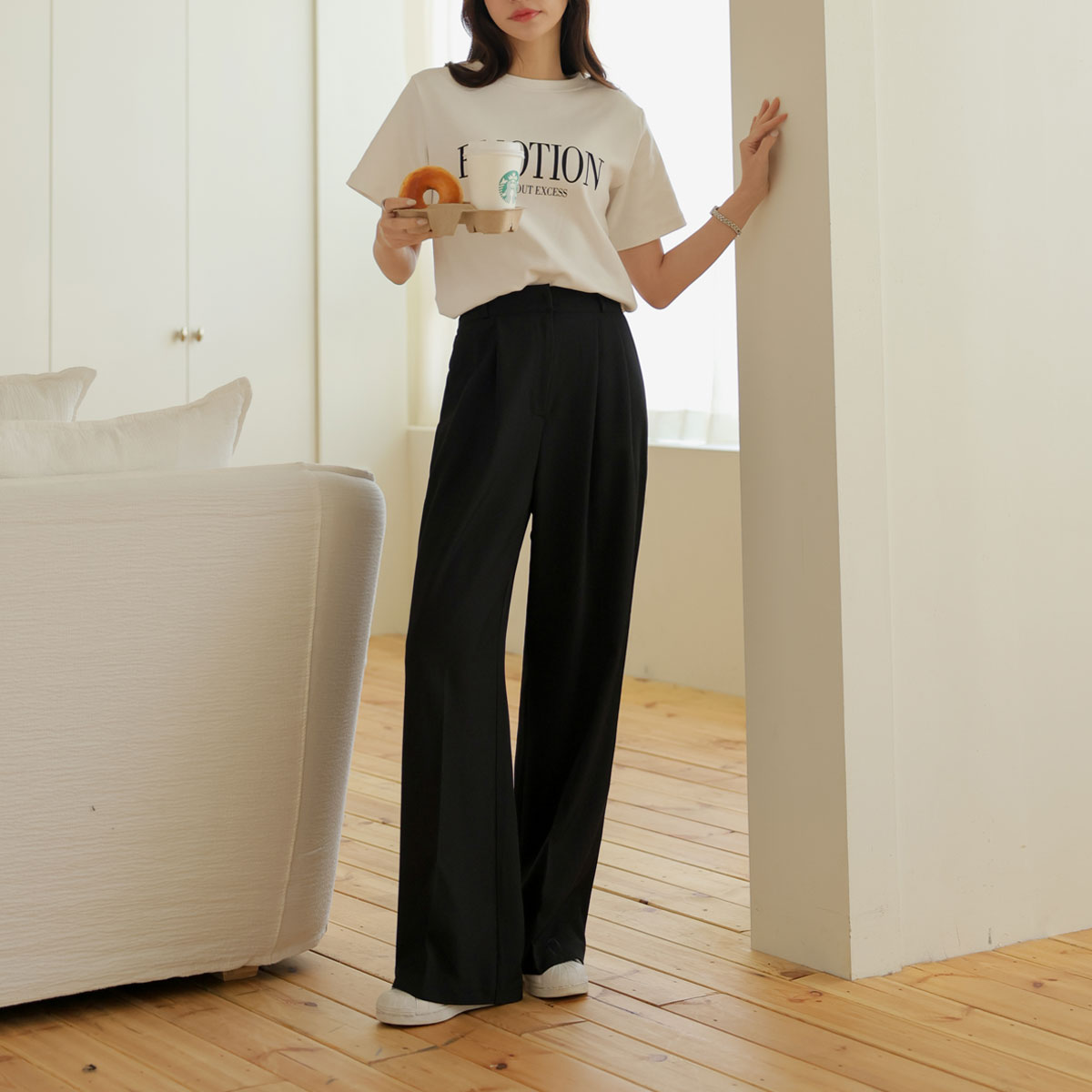 Two-pin tuck Span wide slacks