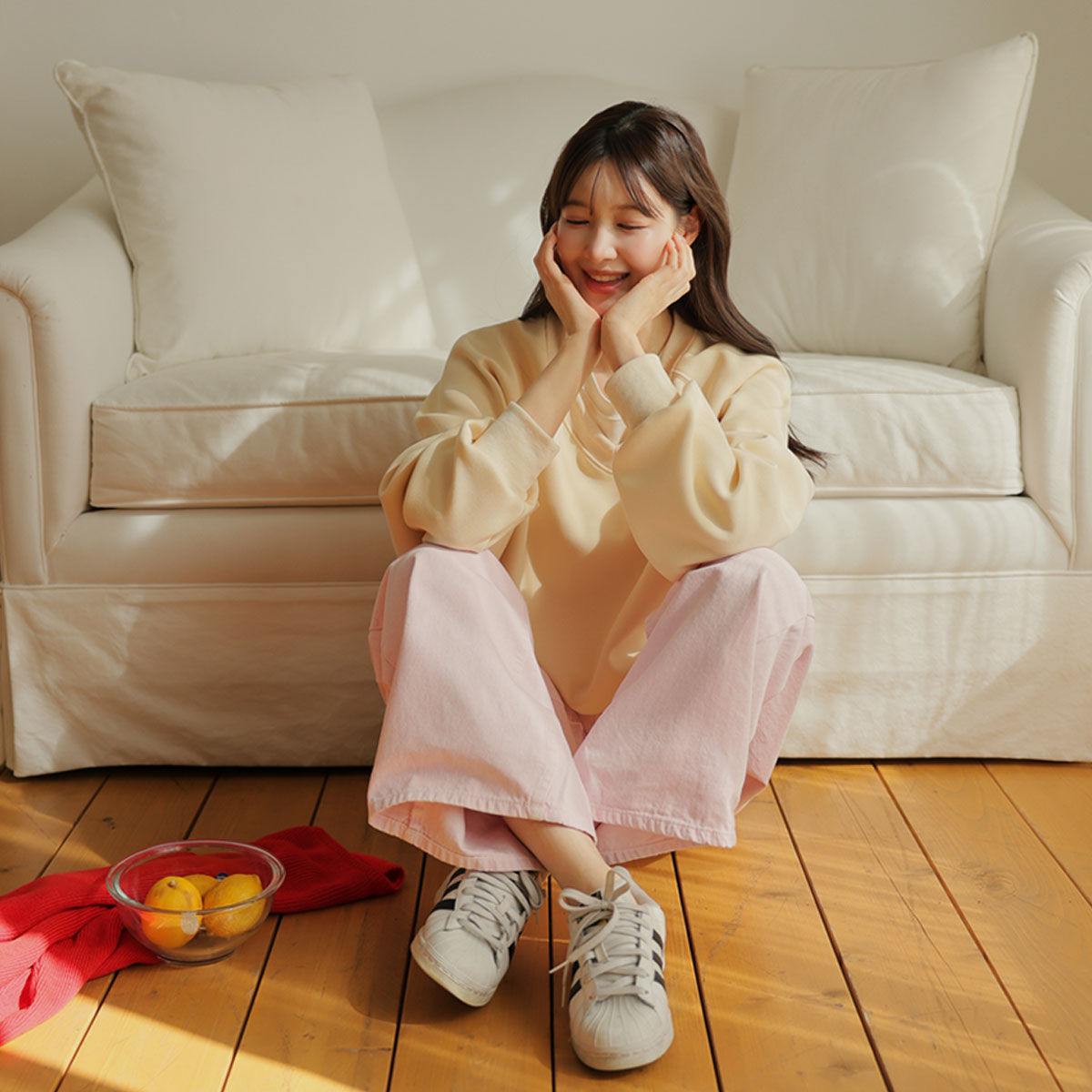 V-neck sweatshirt with back patch