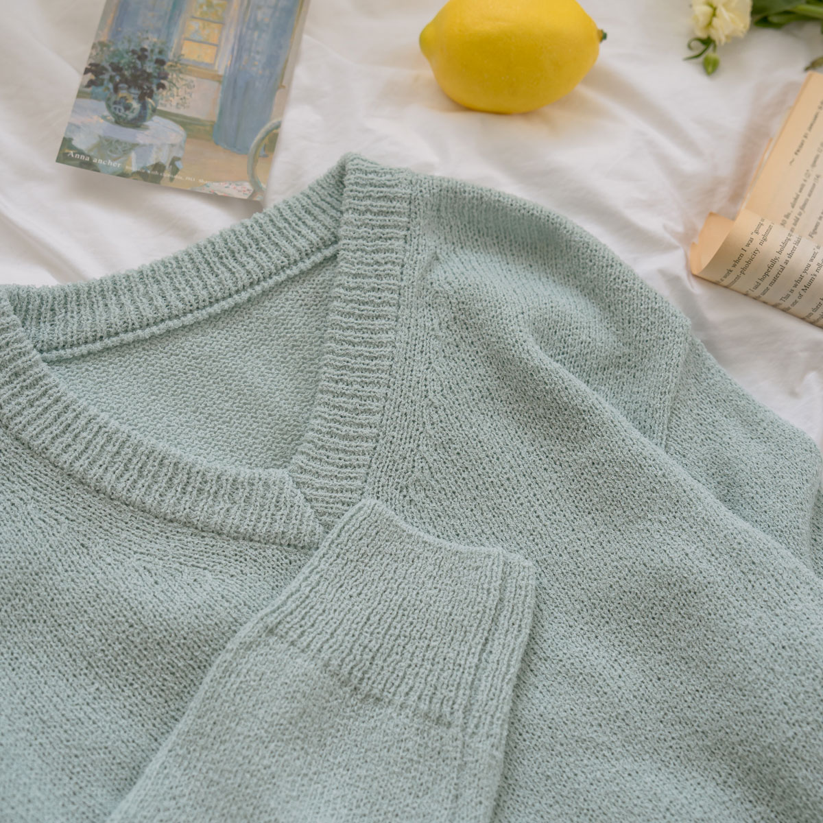 Love Pastel V-neck knit