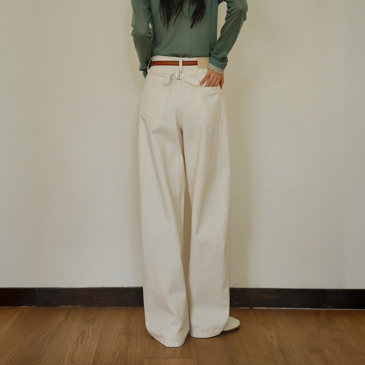 Back buckle herringbone curved wide pants