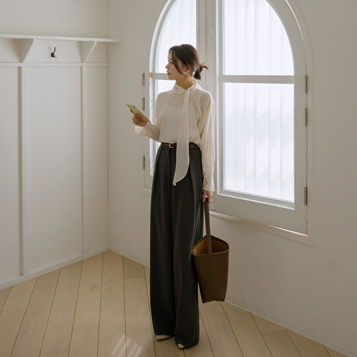 Pearl pintuck tie blouse