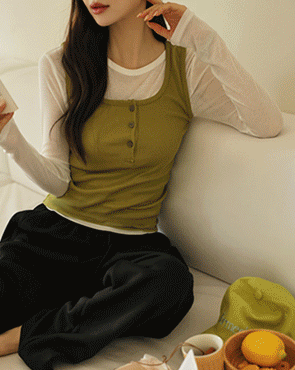 Buttoned ribbed shirt