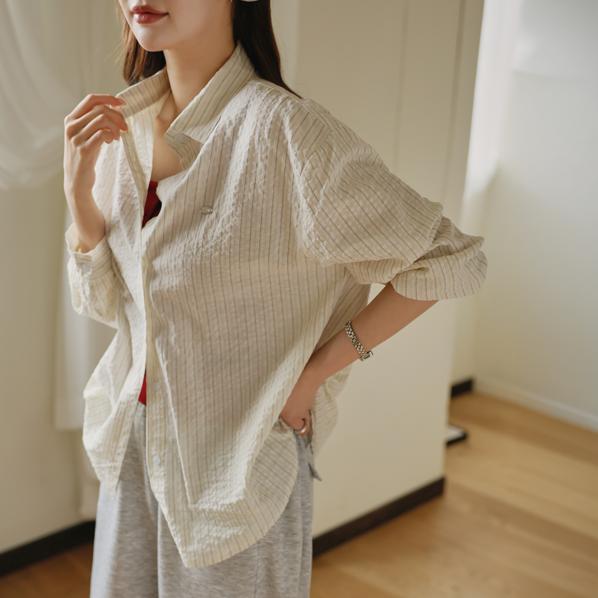 Silver pendant striped shirt