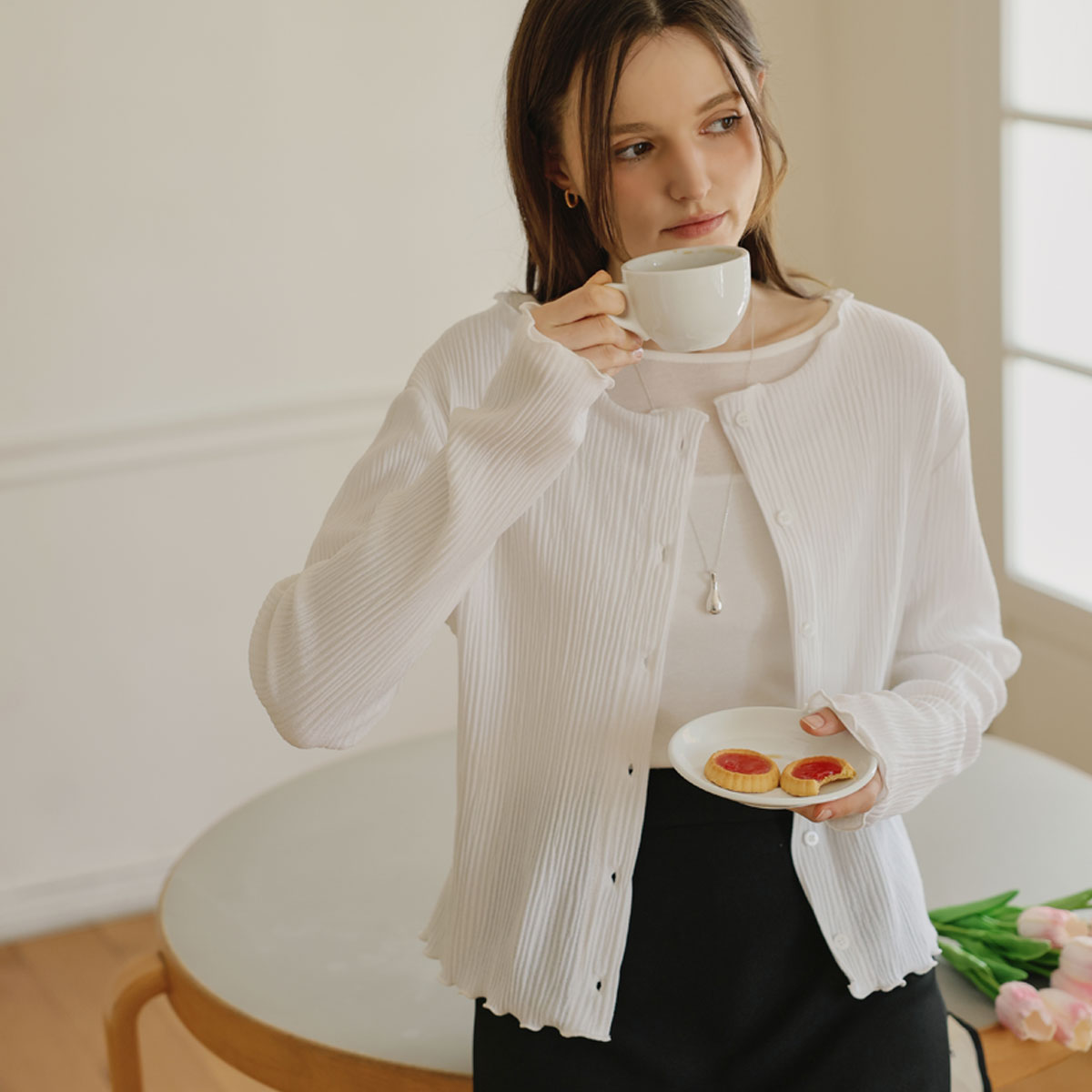 Wavy button pleated tee