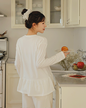 Frill-point layered t-shirt