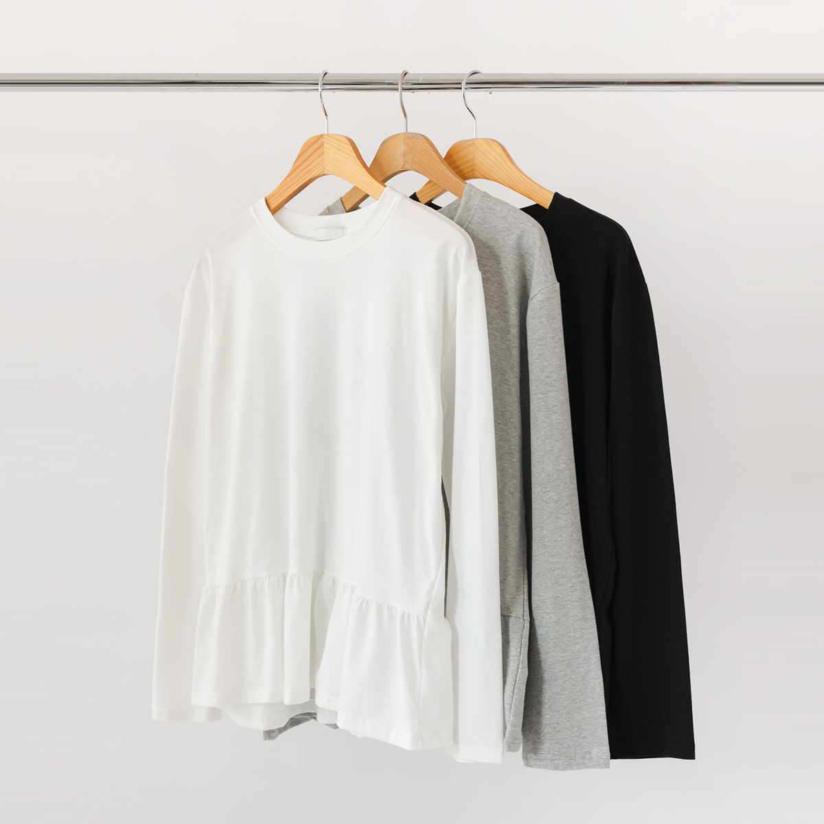 Frill-point layered t-shirt