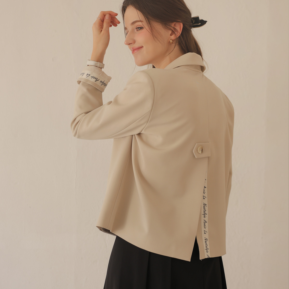 [Emblem] Lettering Bijo Double-button Jacket