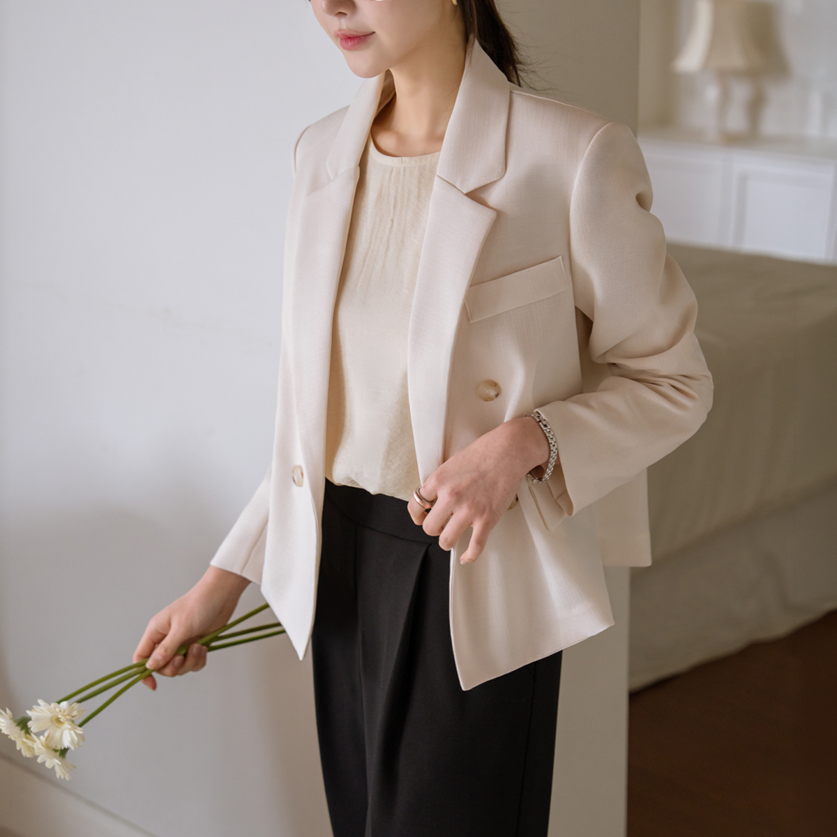 Light back slit single-layer jacket