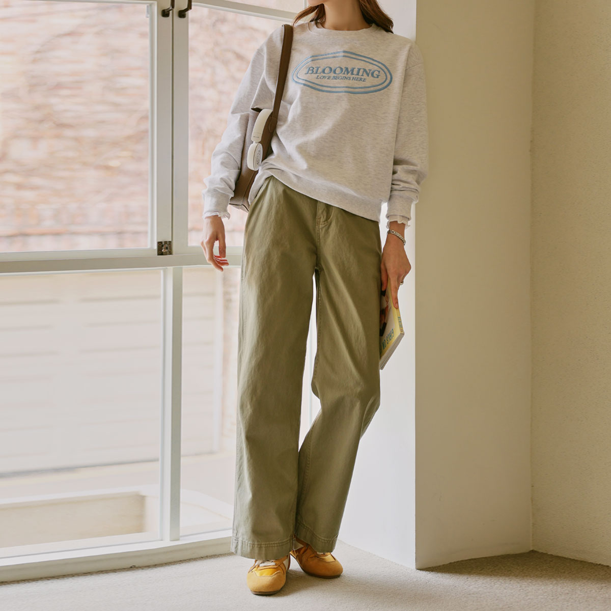Classic back patch cotton wide pants