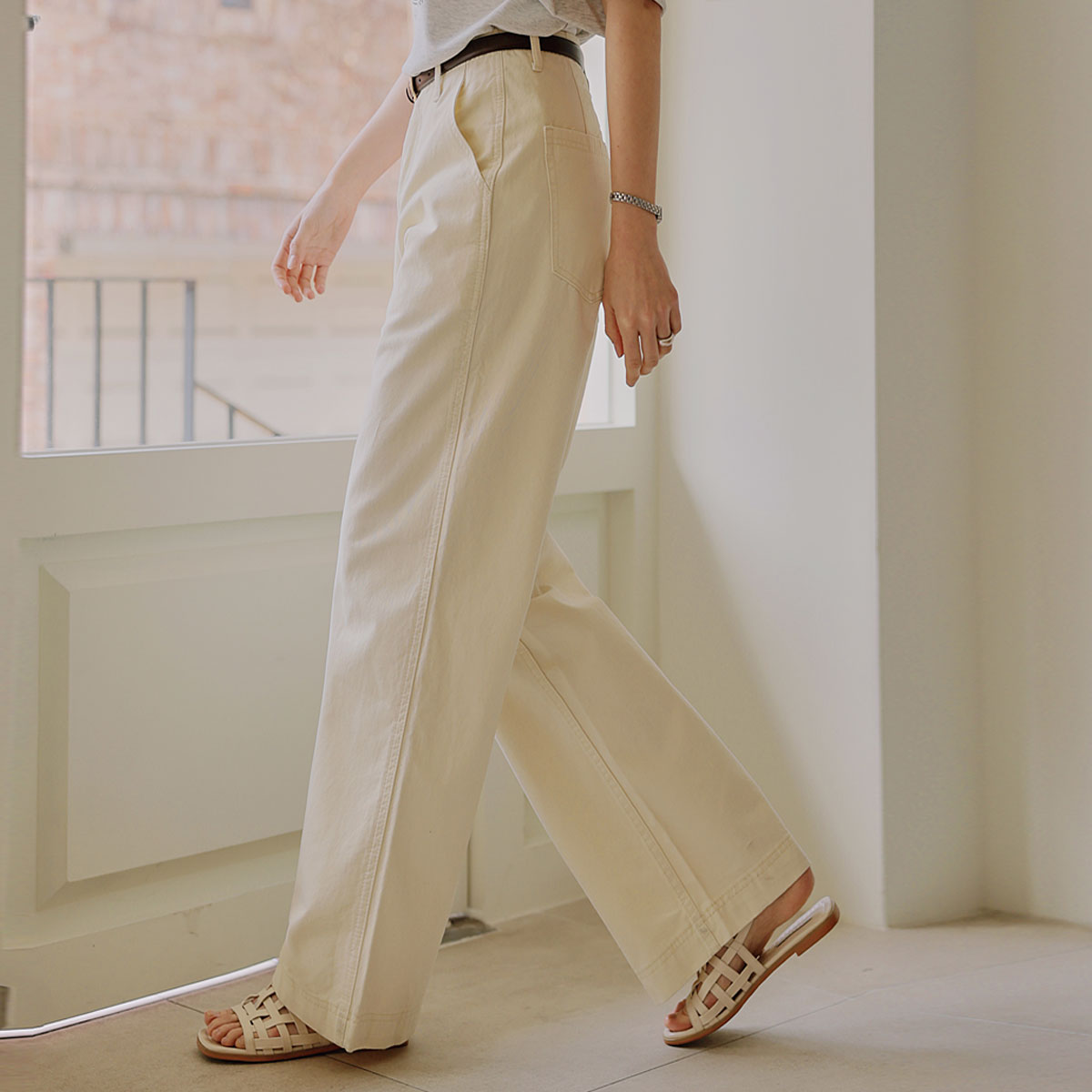 Classic back patch cotton wide pants
