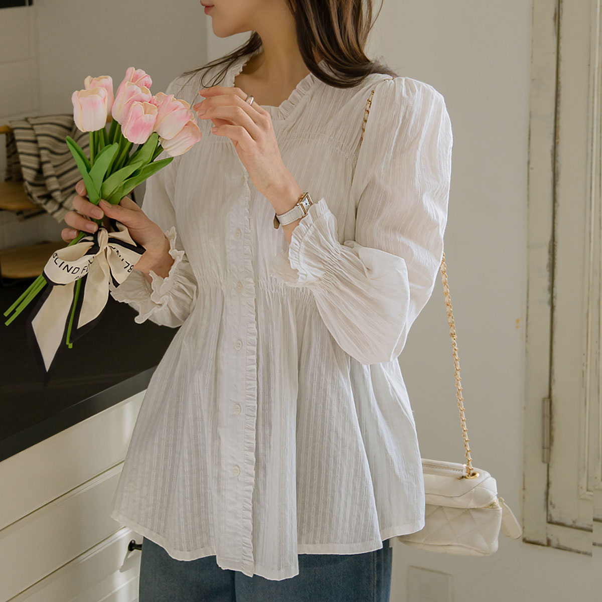 <b>[Made]</b> Delicate Frill Flare Blouse