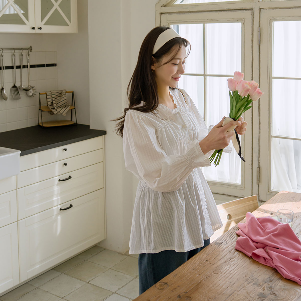 <b>[Made]</b> Delicate Frill Flare Blouse