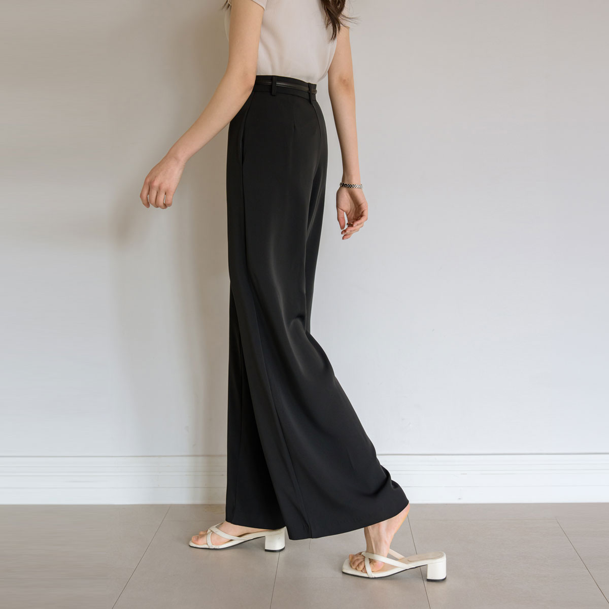 <b>[Opening Special]</b> <b>[Select Length/Silk-like Touch]</b> <b>[Made]</b> Wrinkle-free Char Silket Wide Slacks