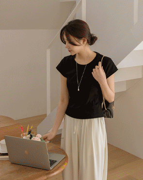 Jjonjjon Essential Basic Crop Top