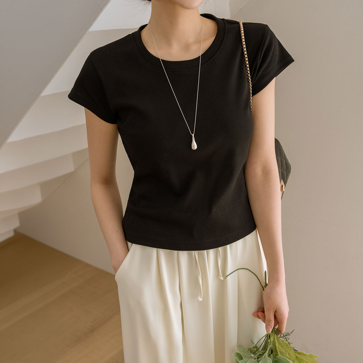 Jjonjjon Essential Basic Crop Top