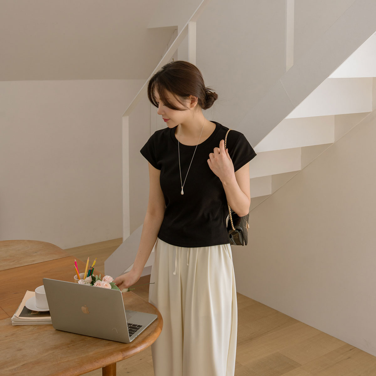 Jjonjjon Essential Basic Crop Top