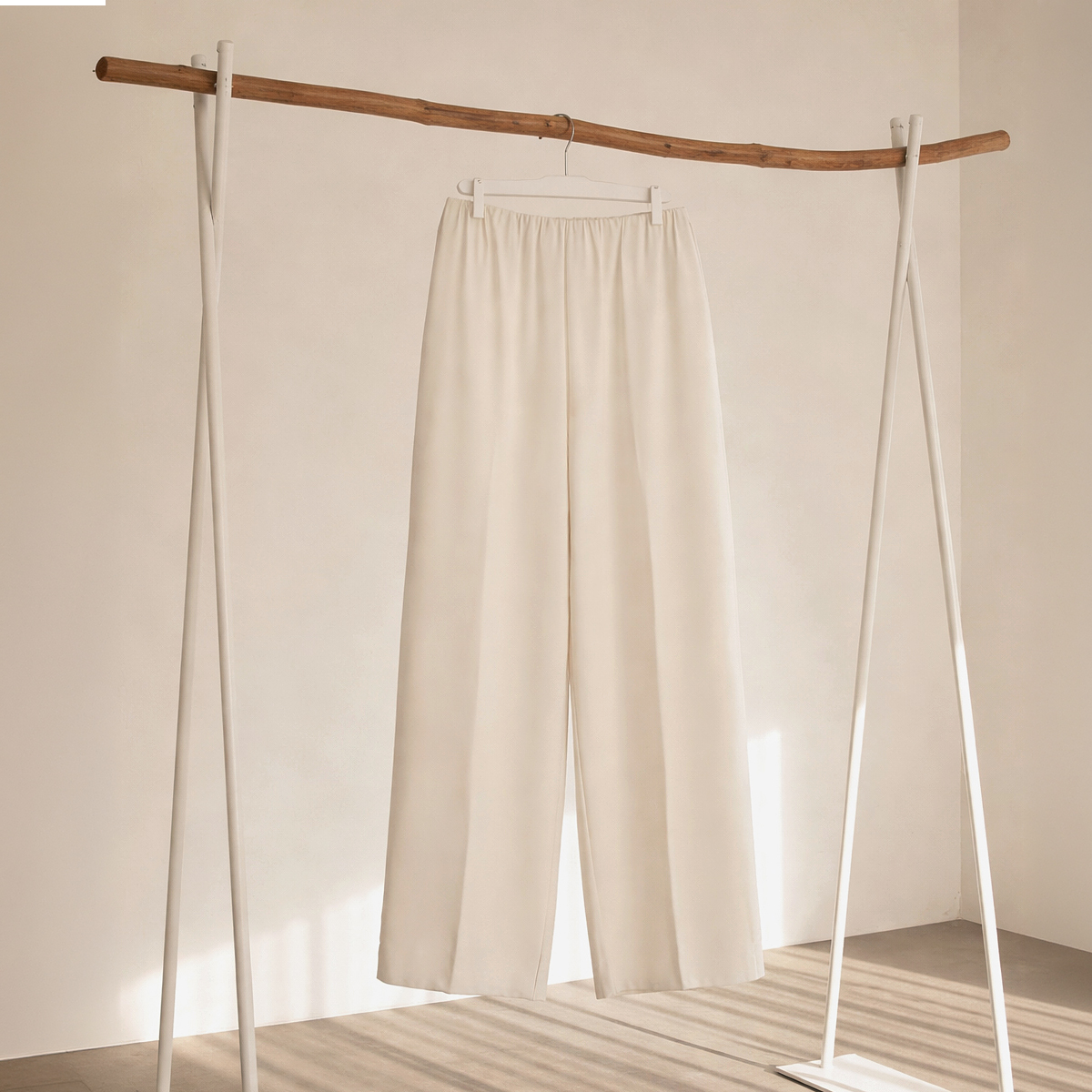 <b>[Made]</b> Wrinkle-Free Charsilket Novi Slacks