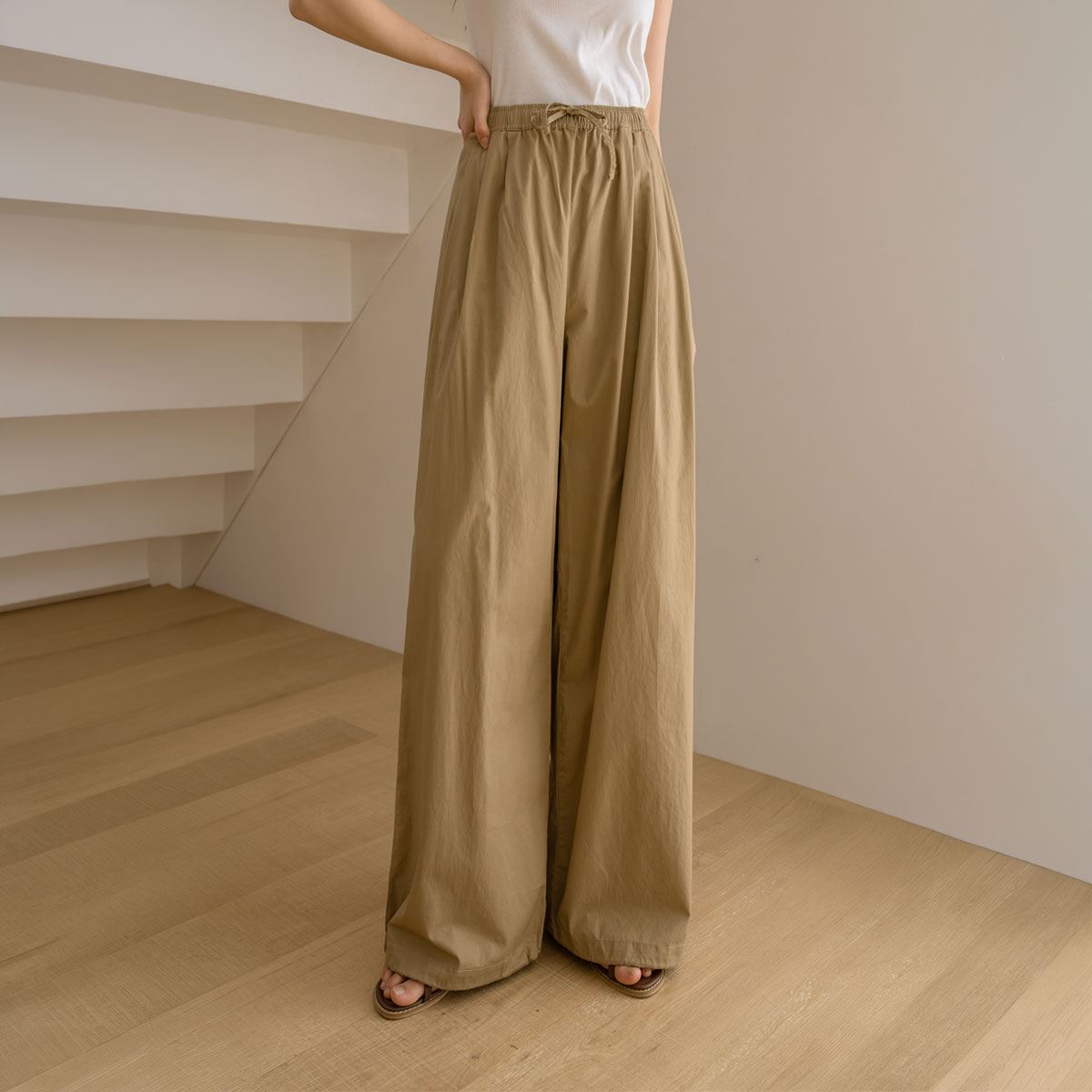 Light cotton two-way elasticated wide pants