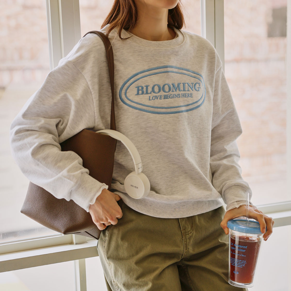 Love Blooming embroidered sweatshirt