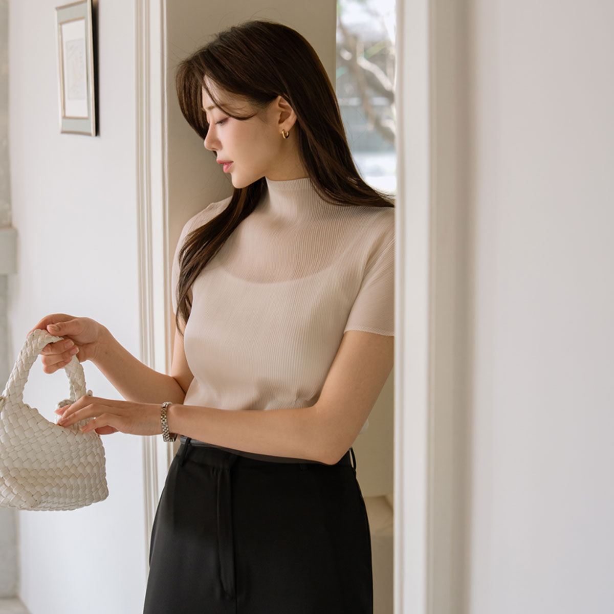 <b>[Made]</b> Charming Pleats Mock Neck Blouse