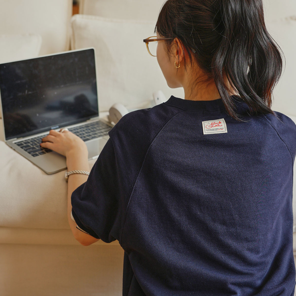 pendant V-neck short-sleeve sweatshirt