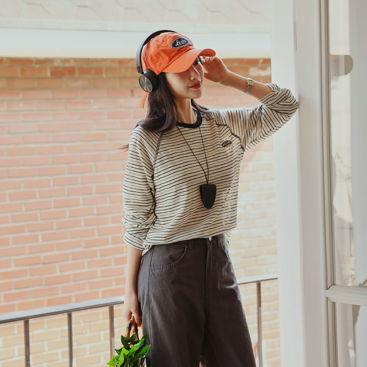 Embroidered striped slub tee