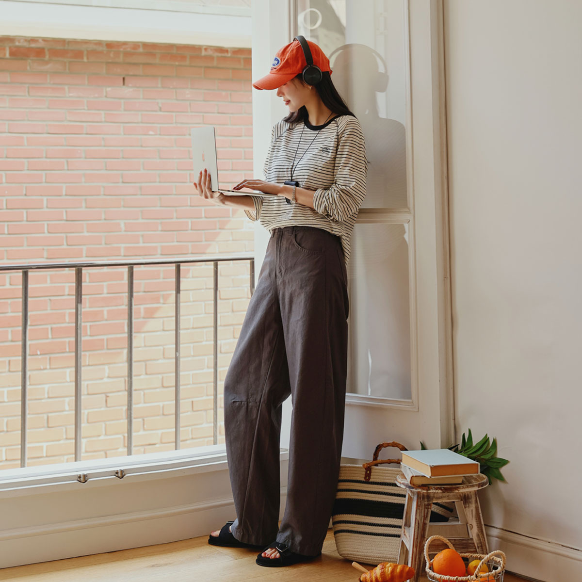 Soft Lyocell Barrel Fit Pants