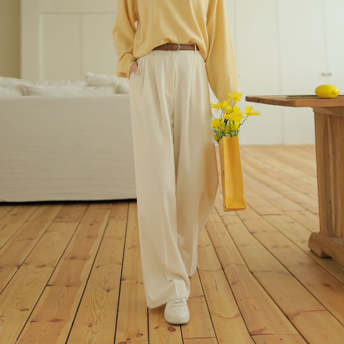 Two-pin tuck Span wide slacks