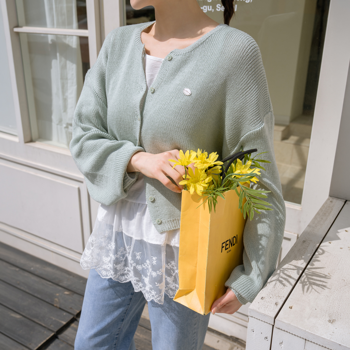 Linen Pendant Knit Semi-Crop Cardigan