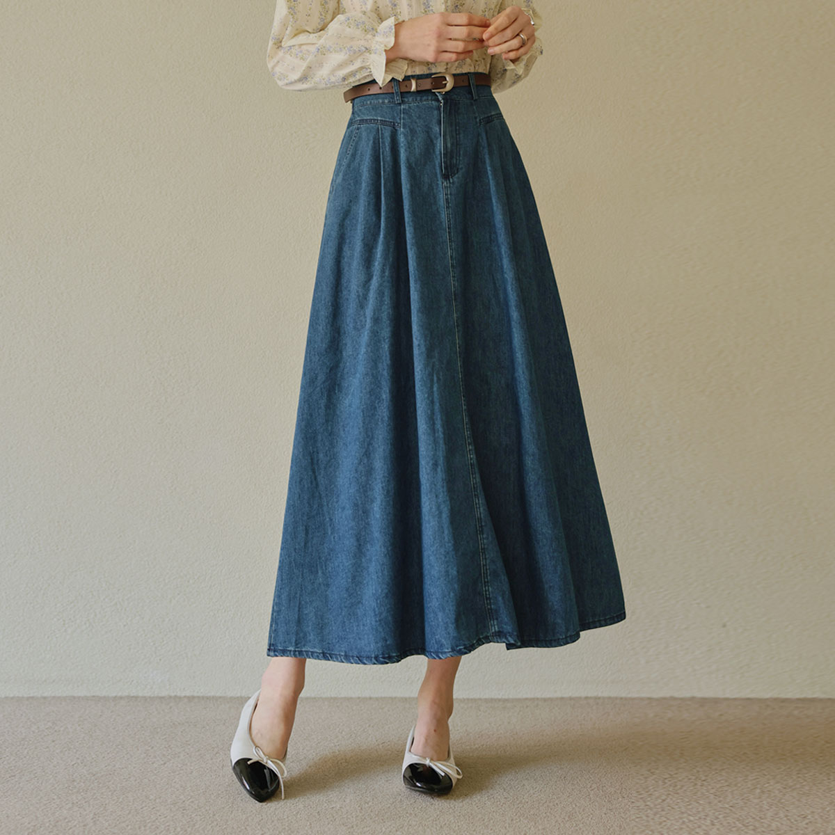 Belt Set Cut Flare Denim Skirt