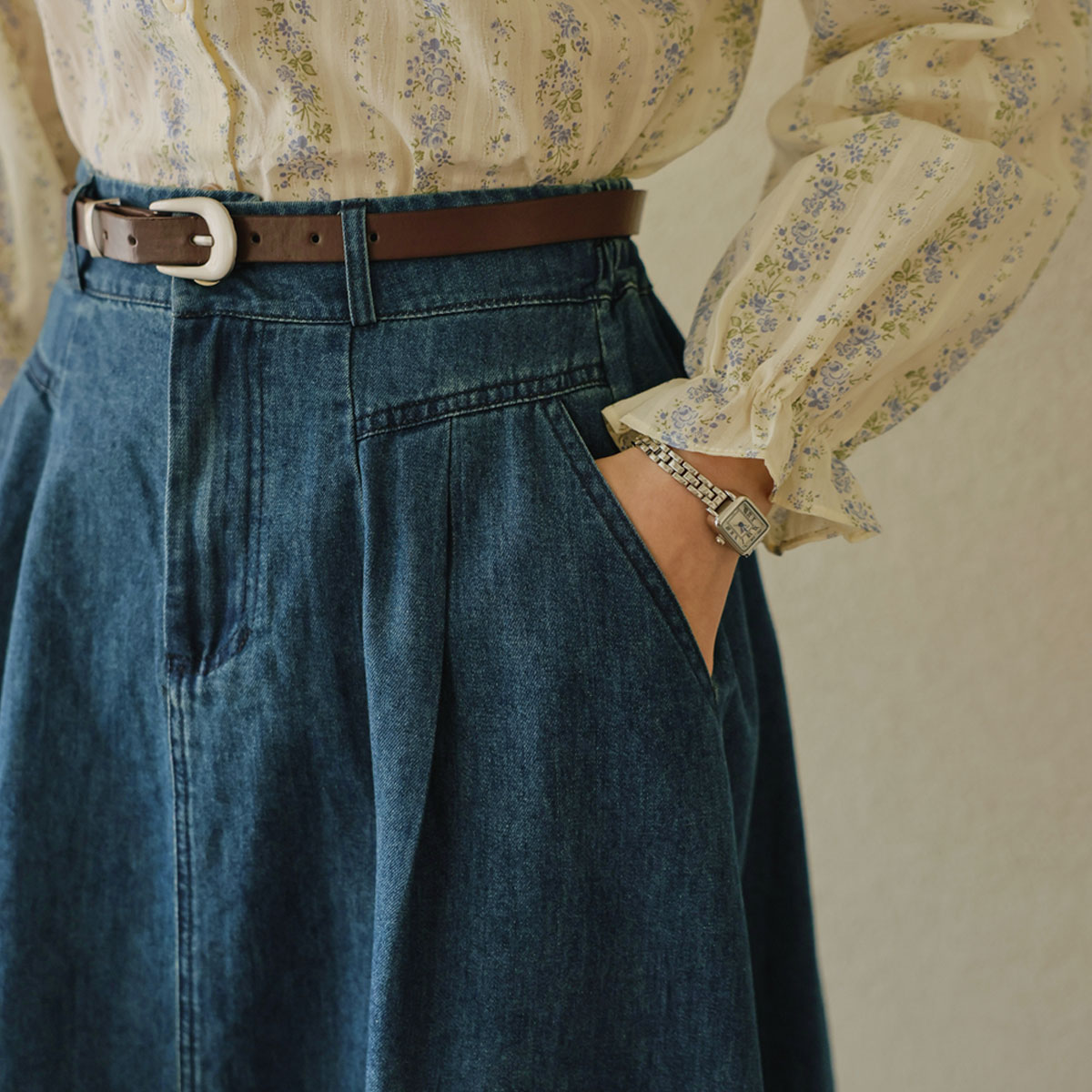Belt Set Cut Flare Denim Skirt
